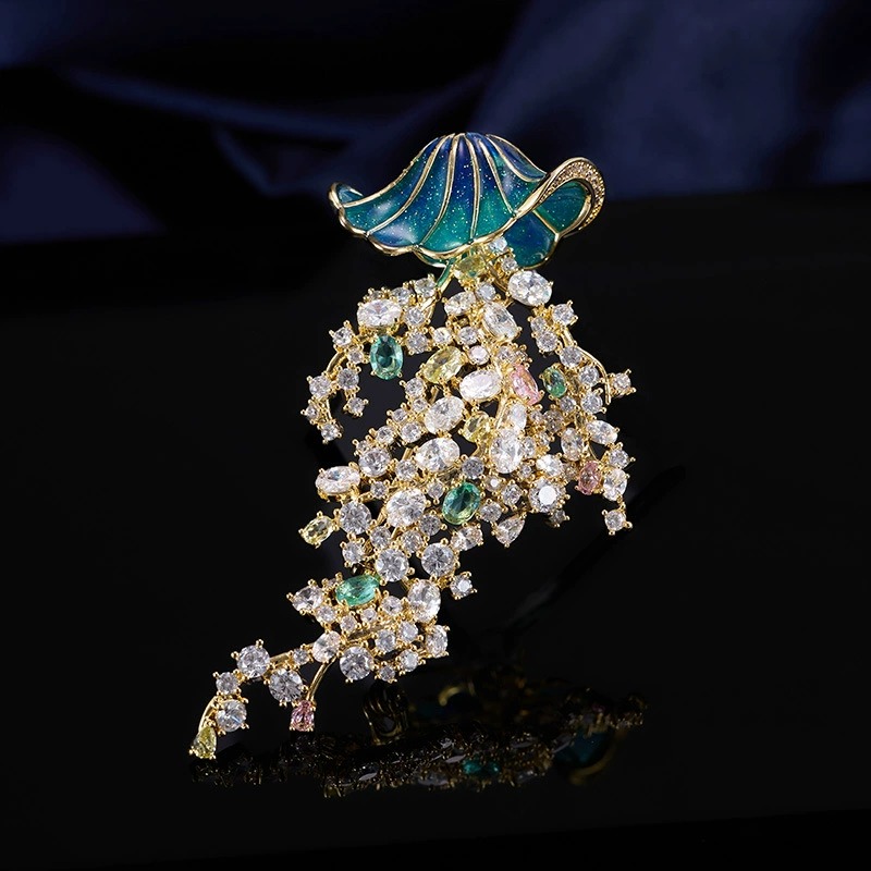 Broche de medusa con incrustac - Luxury Lifestyle Jewelry reseña y precio